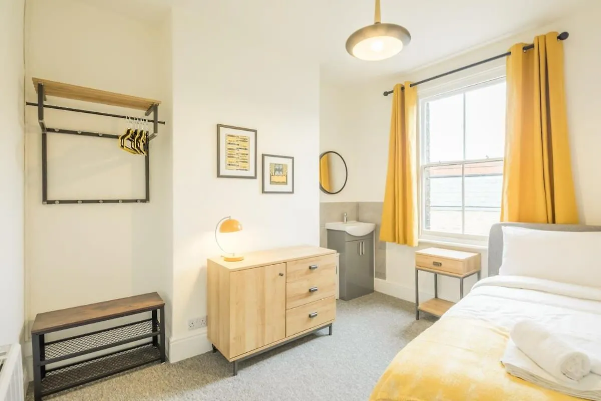 Fabulous Large Apartment For 7 - Central Cambridge 펜션 캠브리지