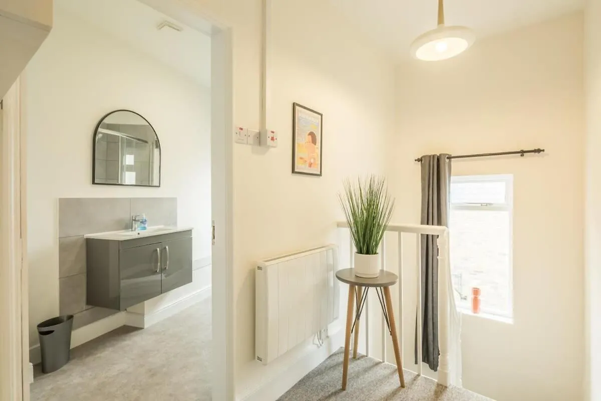 Semesterbostad Fabulous Large Apartment For 7 - Central Cambridge