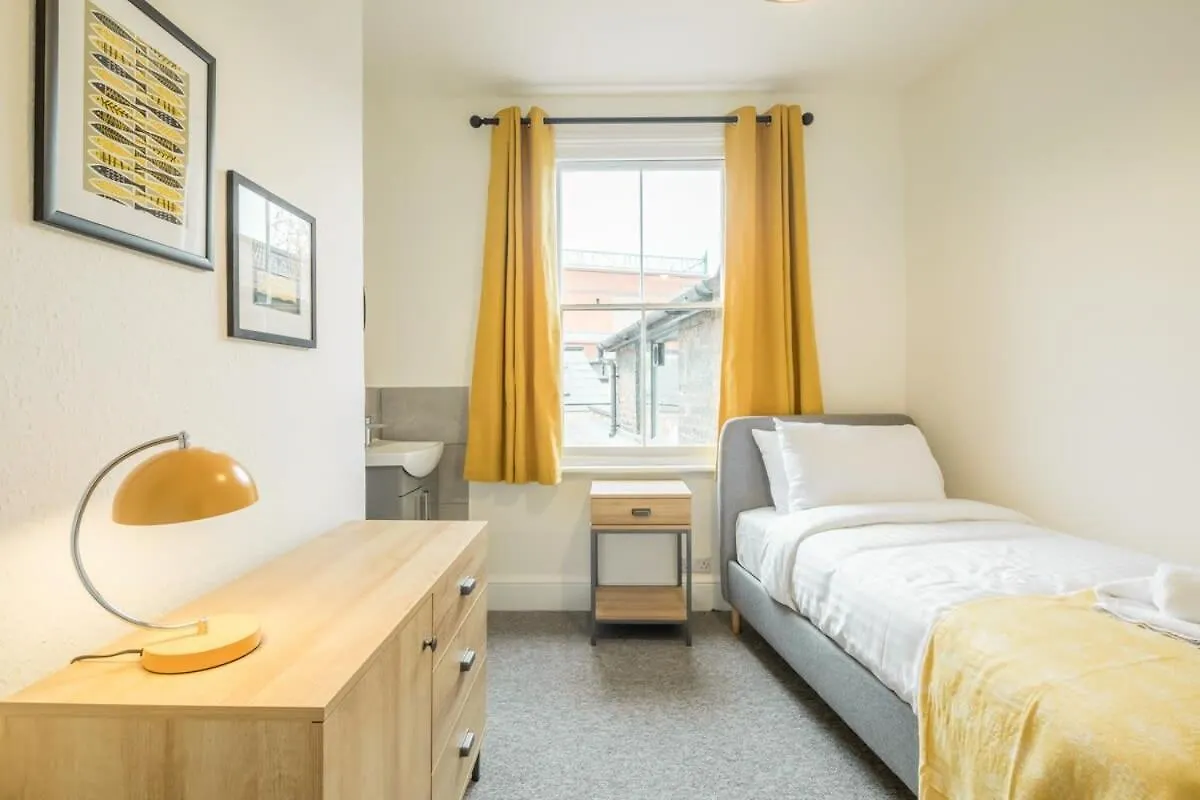 Semesterbostad Fabulous Large Apartment For 7 - Central Cambridge